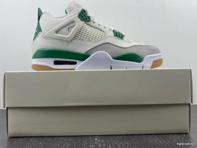 DR5415-103 Pine Green Air SB Jordan x 4 Nike 0826
